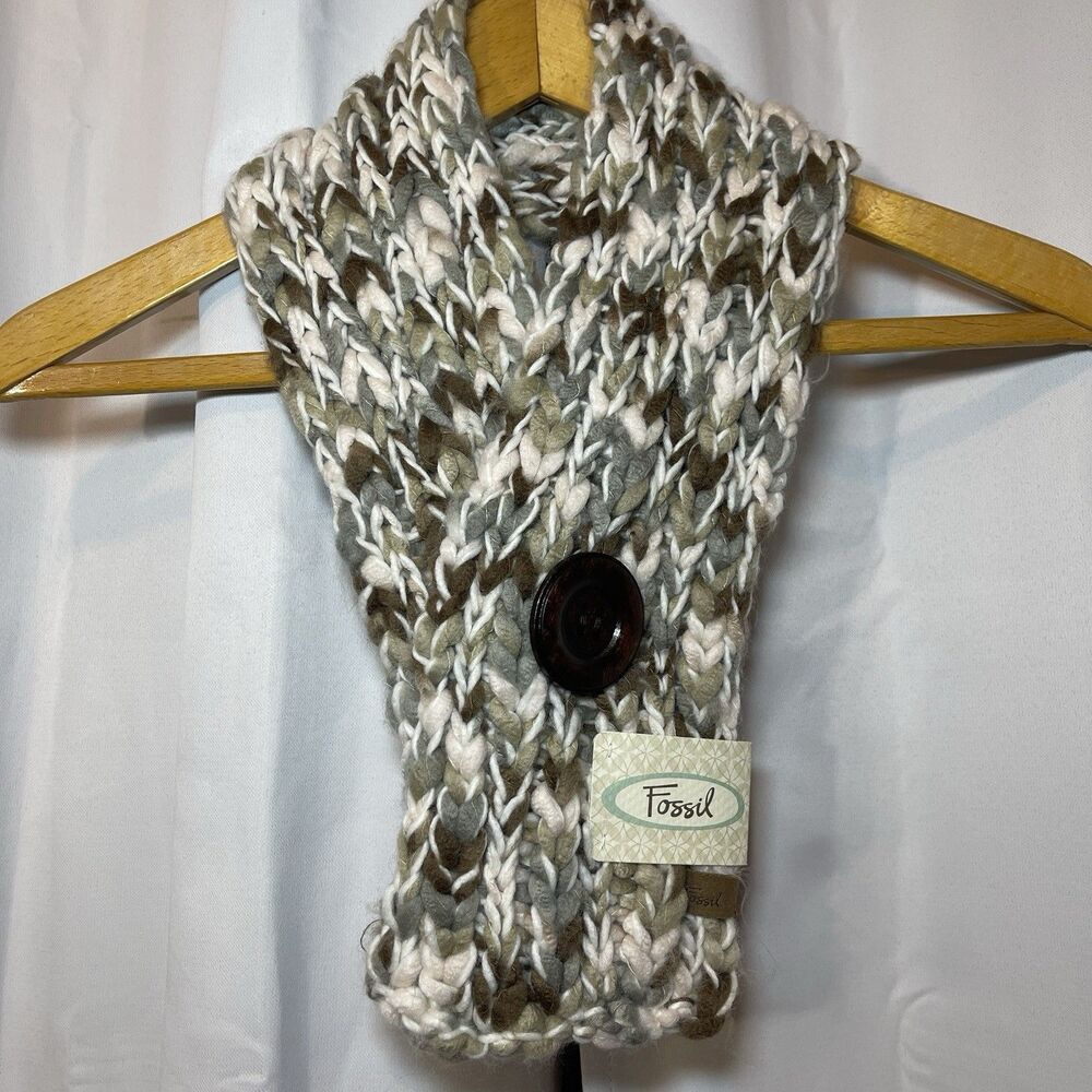 NWT Fossil Chunky‎ Neutral Multi Knit Mia Neck Scarf with Large Button